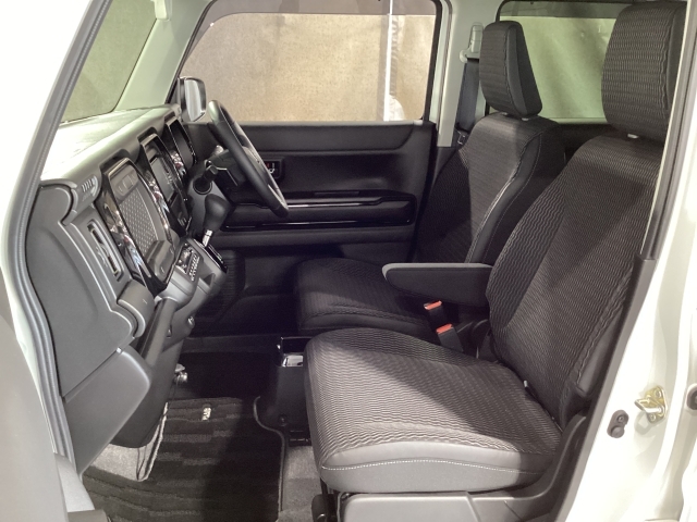 Mazda Flair Crossover 11