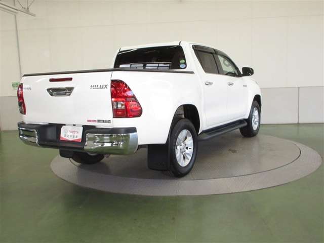 Toyota Hilux 8
