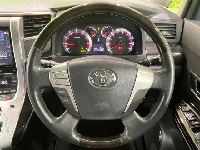 Toyota Alphard 12