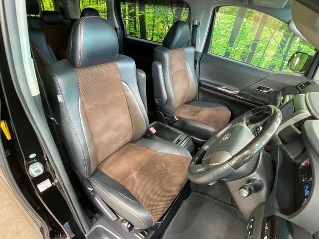 Toyota Alphard 8