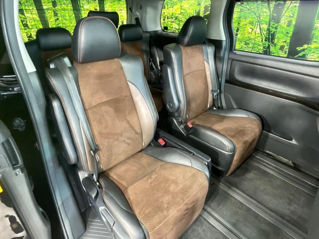 Toyota Alphard 9