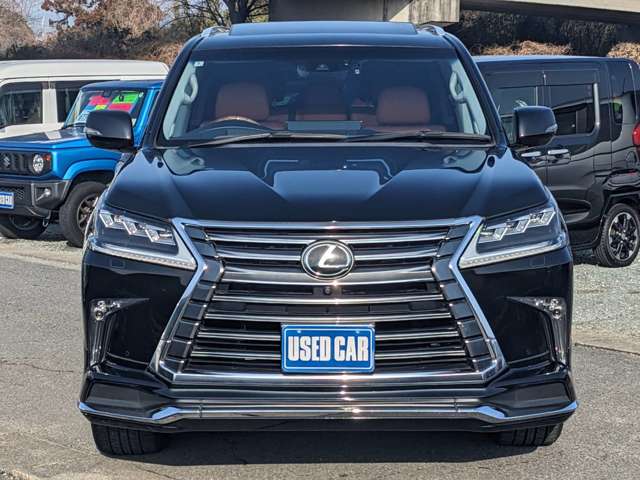 Lexus LX 4