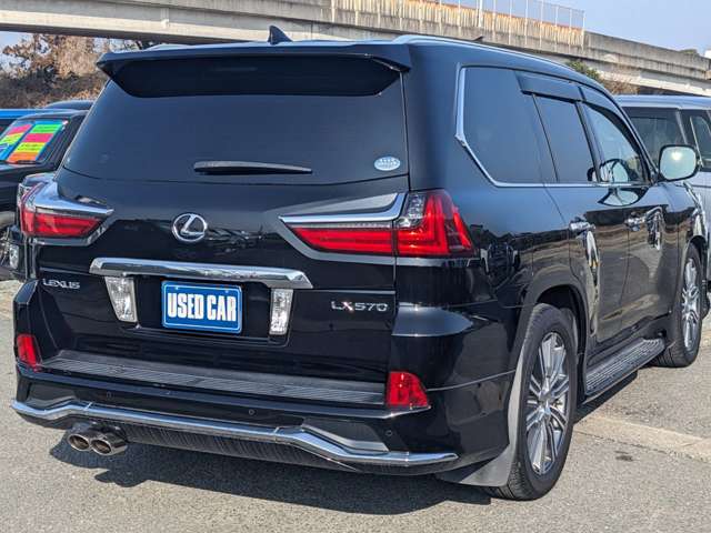 Lexus LX 6