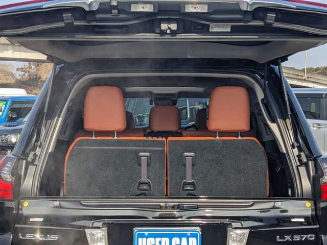 Lexus LX 9