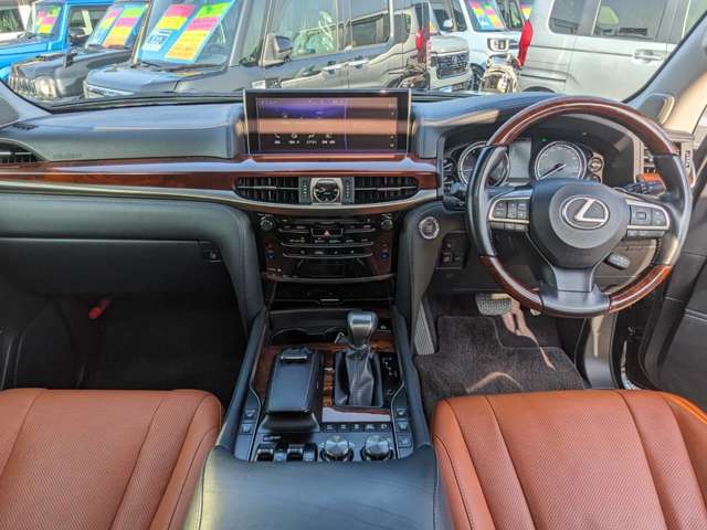 Lexus LX 10