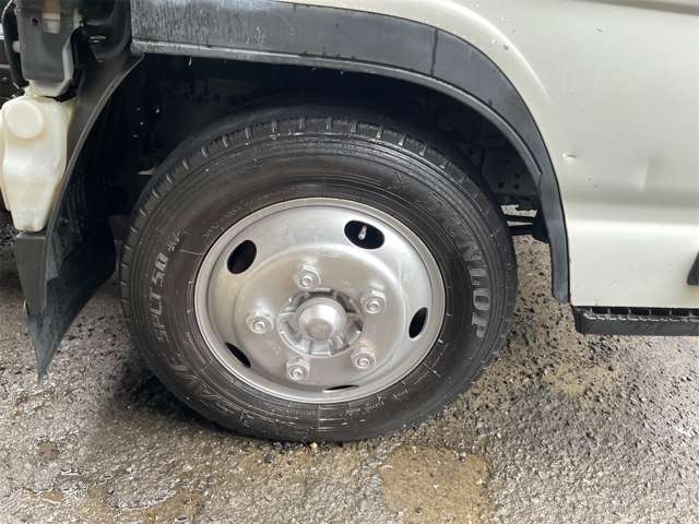 Isuzu Elf 4