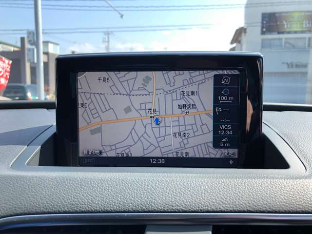 Audi Q3 11