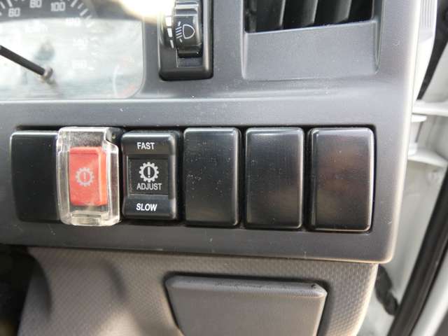 Isuzu Elf 12