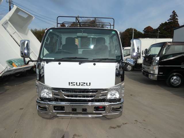 Isuzu Elf 4