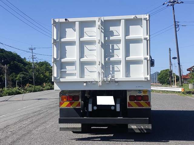 Mitsubishi Fuso Super Great 4