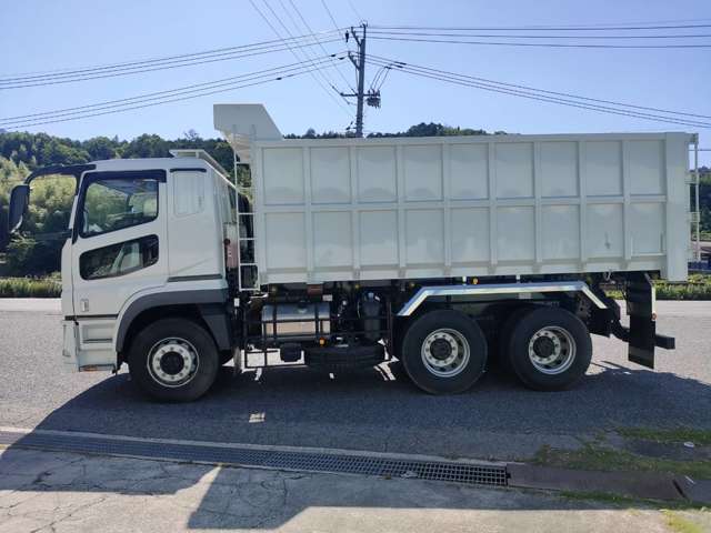 Mitsubishi Fuso Super Great 6