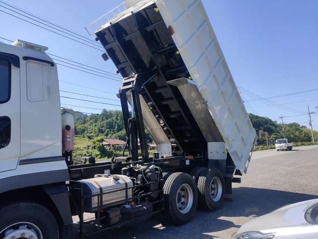 Mitsubishi Fuso Super Great 8