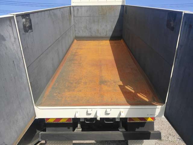 Mitsubishi Fuso Super Great 9