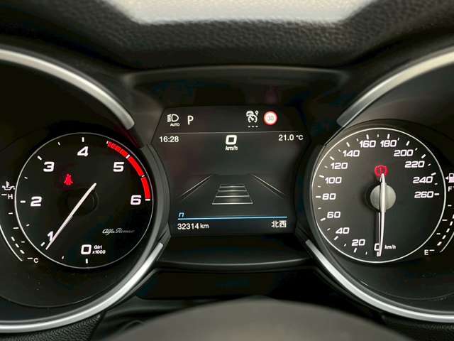 Alfa Romeo Stelvio 3