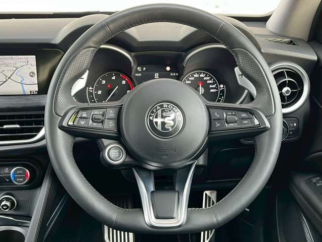 Alfa Romeo Stelvio 4