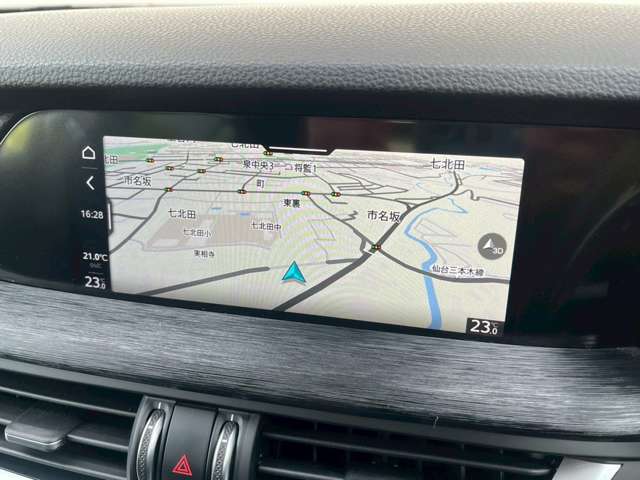Alfa Romeo Stelvio 7
