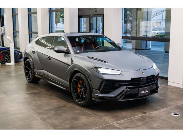 Lamborghini ウルス 3