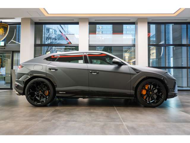 Lamborghini ウルス 6