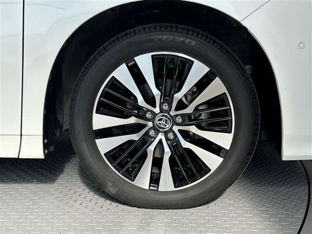 Toyota Alphard 8