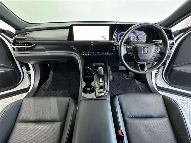 Toyota Crown Sport 10