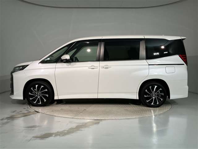 Toyota Noah 7