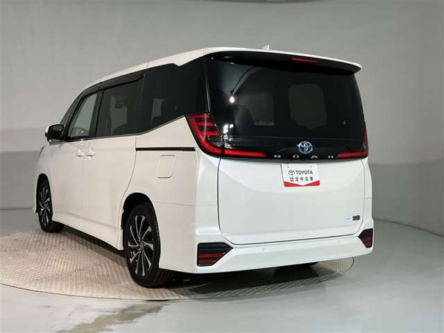 Toyota Noah 8