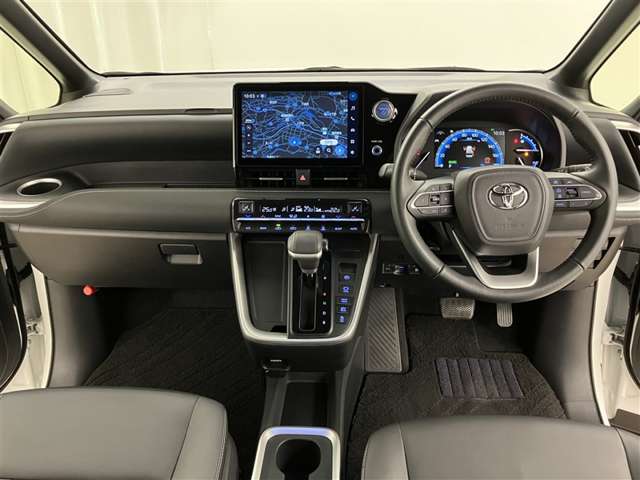 Toyota Noah 10