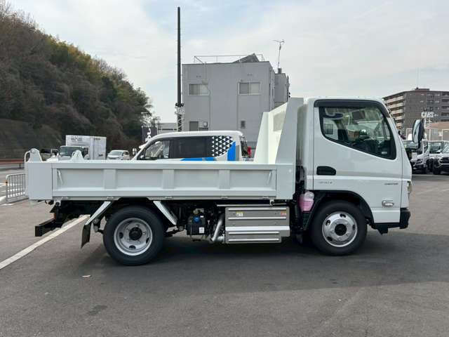 Mitsubishi Fuso Canter 4
