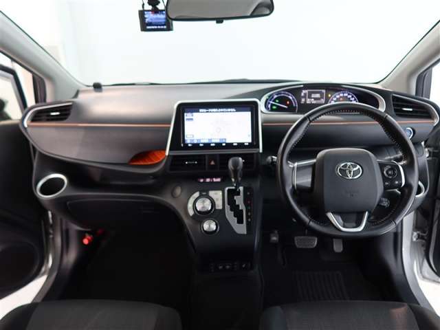 Toyota Sienta 8
