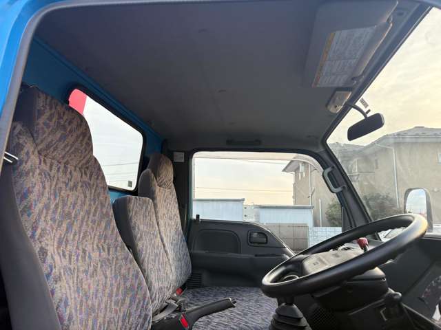 Isuzu Elf 12