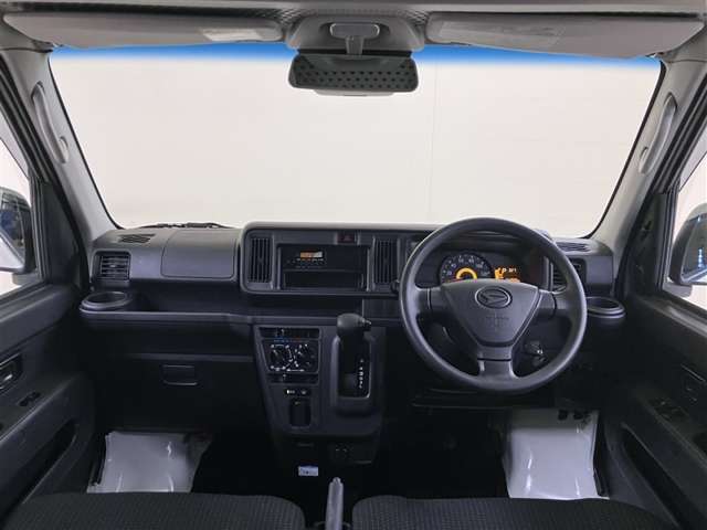 Daihatsu Hijet Cargo 7