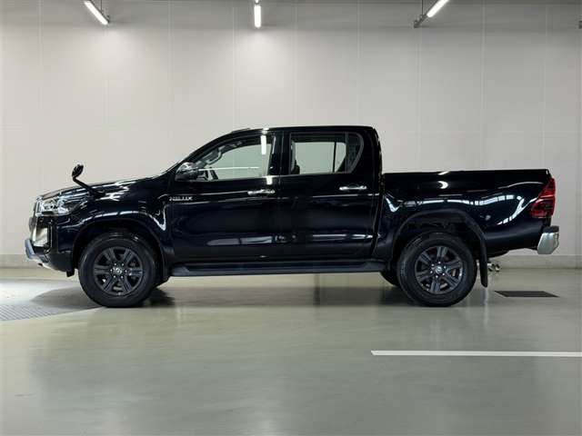 Toyota Hilux 2
