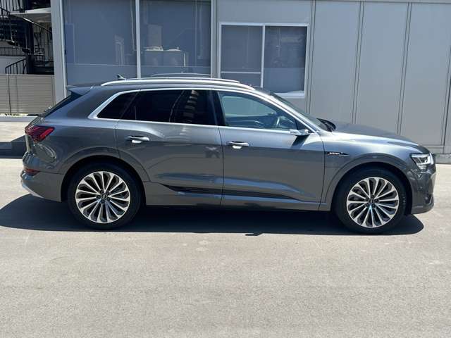 Audi e-tron 10