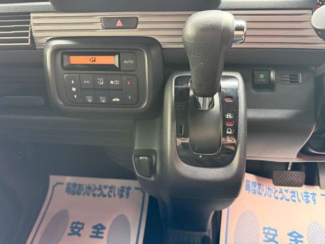 Honda N-VAN 12