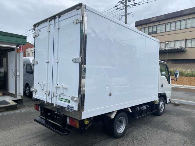 Isuzu Elf 6
