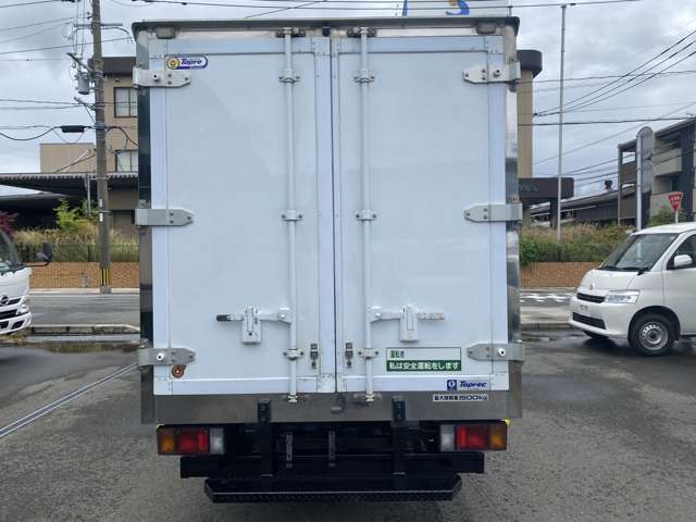 Isuzu Elf 7
