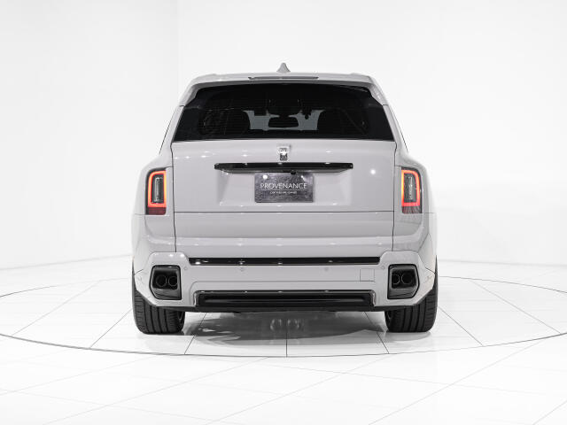 Rolls-Royce ブラックバッジカリナン 3