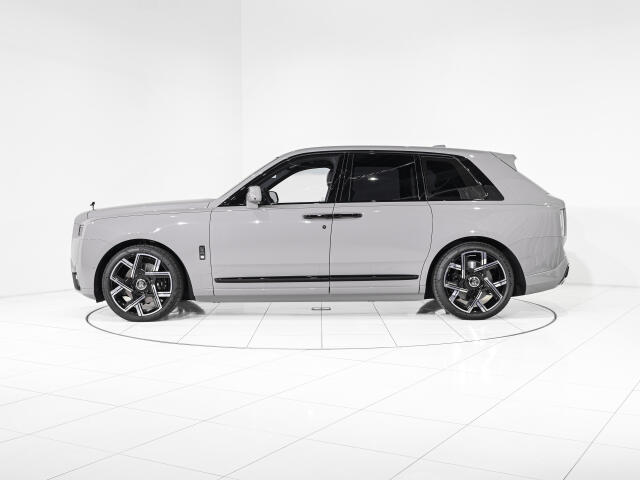 Rolls-Royce ブラックバッジカリナン 5