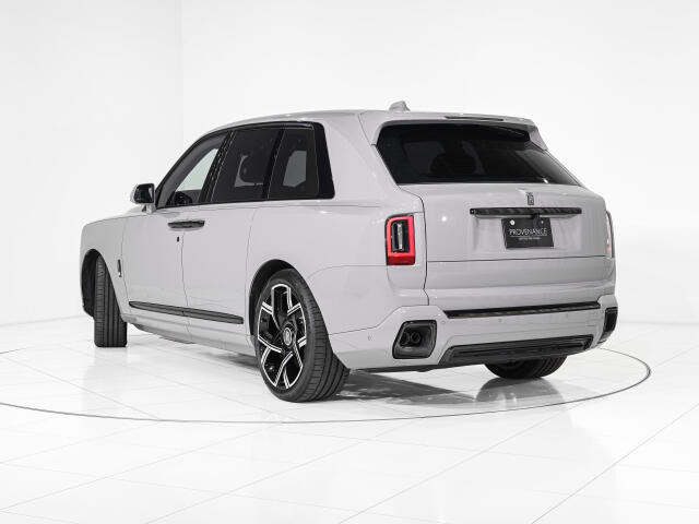 Rolls-Royce ブラックバッジカリナン 7