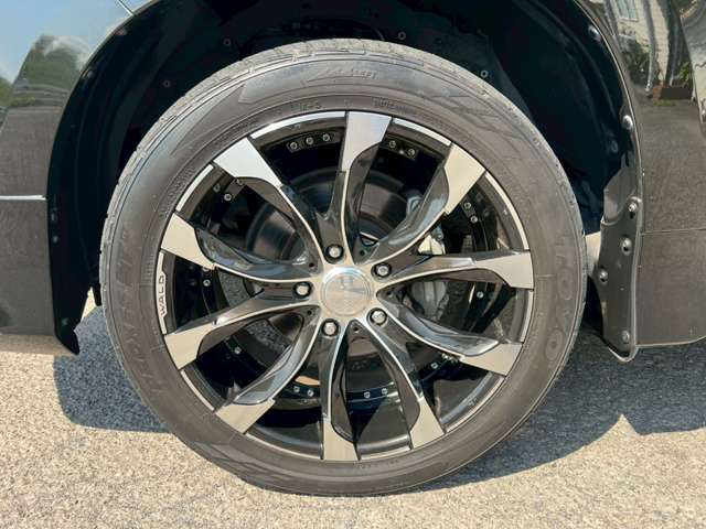 Lexus LX 9