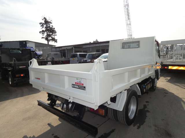Mitsubishi Fuso Canter 7