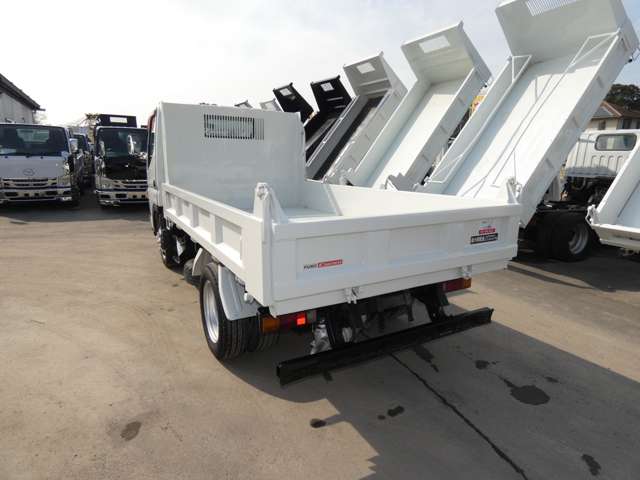 Mitsubishi Fuso Canter 9