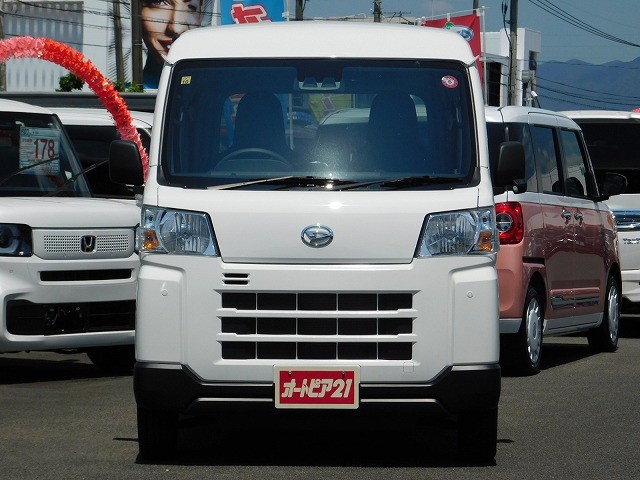 Daihatsu Hijet Cargo 2