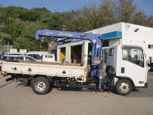 Isuzu Elf 8