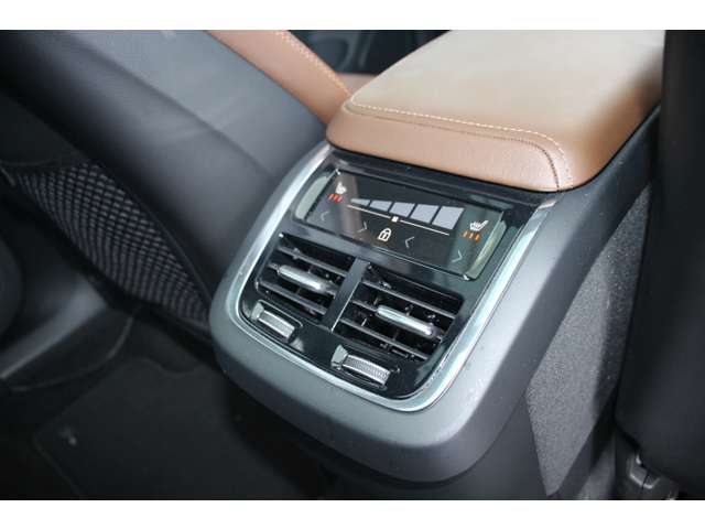 Volvo XC60 9