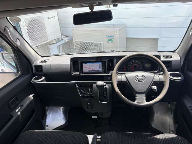 Daihatsu Hijet Cargo 2