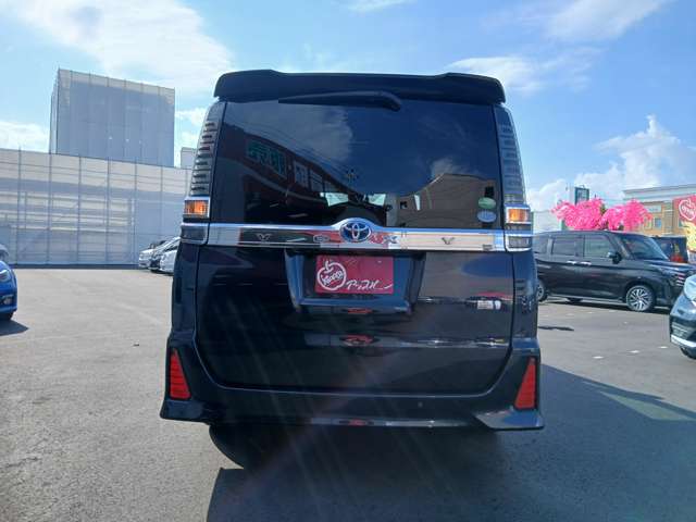 Toyota Voxy 10