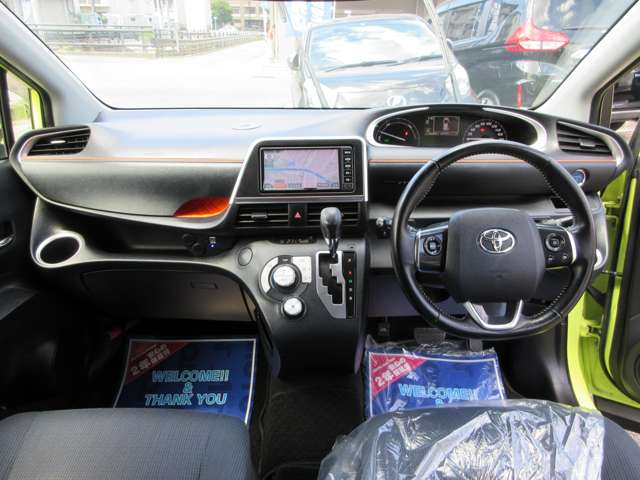 Toyota Sienta 6
