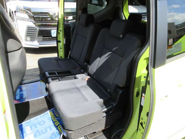 Toyota Sienta 8