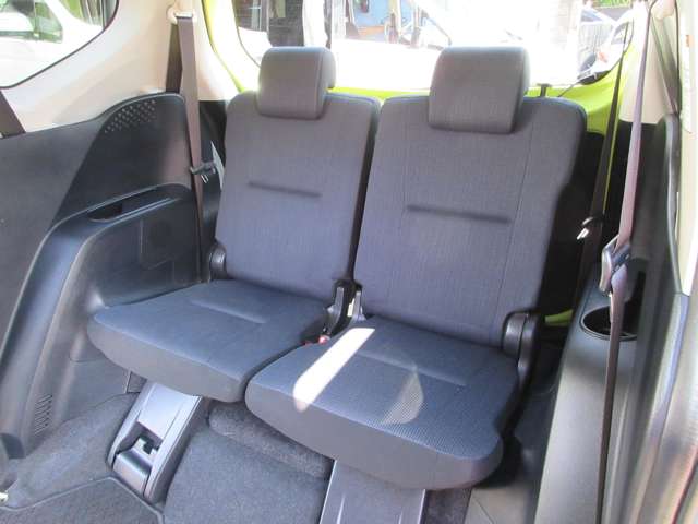 Toyota Sienta 9